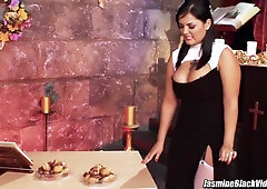 Gigantic teats & smashed pastries make a glorious threeway