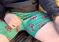 FTM solo session with a vibrator for an explosive orgasm