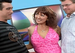 Desi Foxx In A Milf With Huge Breasts Gets Her Pussy Penetrated