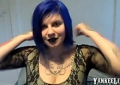Tattooed Cam Girl With Big Ass And Tits Plays With Her Pussy