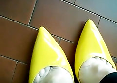 Men Wear Yellow High Heels Stiletto Shoes