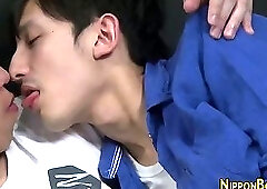 Horny asian giving head