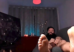 Idolize my soles. You can jism over them. Use earphones