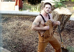 Next Door Buddies: Fondling Short Attention