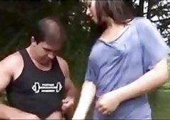 Outdoor pleasure for a skilful tranny bitch