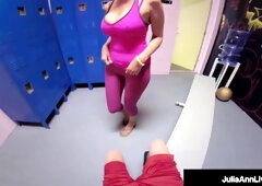 Diva Julia Ann Works her Mouth out with a Cock