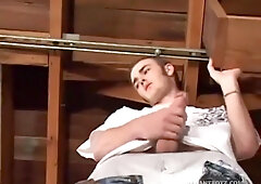 Unexperienced Christian Wilde Faps off