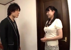 Intrigued Milf Qun-258