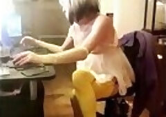 Diana gets naked, plugs herself in and jerks off