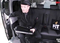 Sarah Highlight Lets Driver Screw Her Vagina In The Backseat - VIP SEX VAULT