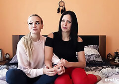 Ersties - Heißes lesbisches Date mit Victoria P und Julia P