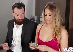 Blonde Gizelle Blanco Shows Off Sexy Body While Getting Fuck