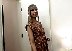 With her lengthy dyed hair down to her elbows, and her summer costume, Itzel is quite the picture when that babe comes into shoot ... it's not le