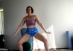 Queen Aurora Willows teaches a sexy movement class