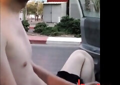 Exhibition Young Guy jacks in traffic