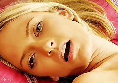 Good blonde Michelle Honeywell fucks her crack with a sex toy