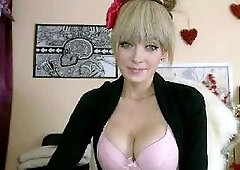 Amateur Big Boobs jerks Big Dick