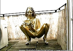 Complete painted in golder color