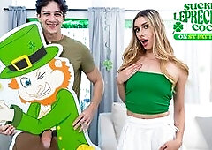 Sucking Leprechaun Cock on St Pattys Day - Princess Cum