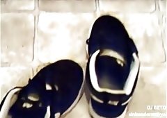 Solo Wanker Loves His Feet