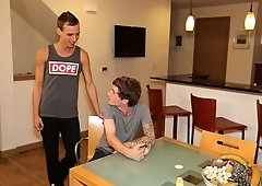 Fast fuck with hotties Chris Hewitt and Jordan Thomas