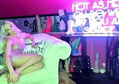 Hottest Amateur 19yo Blonde Teen going solo on Webcam