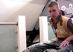 Small Skater's First Creampie