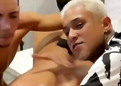 I called the twink with the 20cm dick to do a fisting on the guy from college.