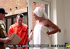 Mackenzie Page And Sam Bourne - Milf Neighbour Was So Horny So She Fucked A Robber And Sucked His Cock