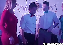 KInky stepmoms Daisie Belle and Nina Dolci found a way to make their stepsons happy