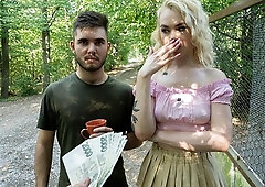 Passionate outdoor dick-riding session with a curly-haired Greta Foss