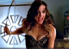 Jennifer Garner in deep cleavage