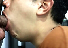 MY NEIGHBOR DEEPTHROATS MY MAN SAUSAGE IN THE KITCHEN AND THEN GETS NAILED