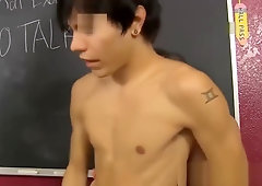 Scott Alexamder gets down on his knees to service Brock