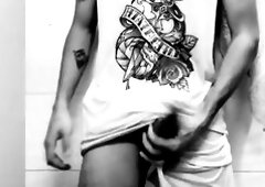 (POLLA GRANDE) Jugando Con Mi Verga En El Baño 25Cm - Brayan Ospina