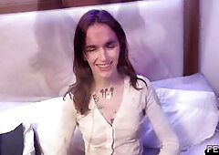 Julie, a playful Fresh Yorker, invites u to see as that babe explores a greater amount assured side-teasing, performing, and enjoying the spotlight he