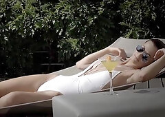 LetsDoeIt: Chick Lauren Crist massage