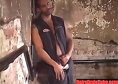 Muscle Blue Collar bareback in the warehouse