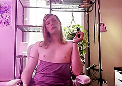 Trans Cutie Elliexoxo Sucks On Her Vape and Sex toy!