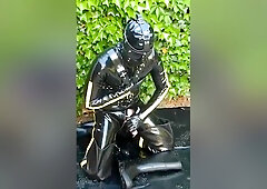 Outdoor Rubber-void urine-play