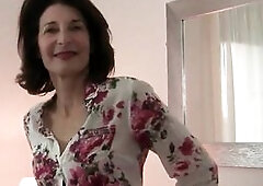 Grandma's libido gets fired up by the messy photographer