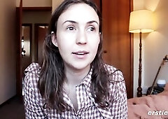 This natural girl is a very raunchy creature