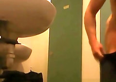 Fit Lad caught in dressing room
