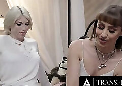 TRANSFIXED - PAWG Tommy King Gets Passionately Destroyed By Horny Izzy Wilde After Foot Massage