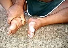 Grandpa enjoys close-up release with foot worship