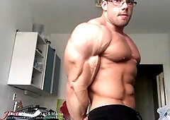 Bodybuilder gay, biceps worship, bicep