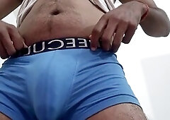 Moist, in urdu, assfuck