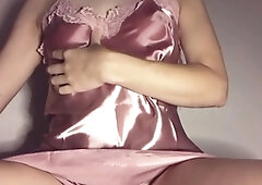 Sensual self-pleasure with ice: Chinese delight on ice cubes