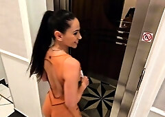 Friend met at the gym seduces me and fucks me in the hotel