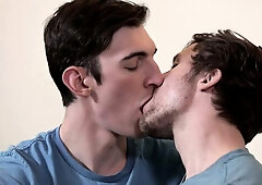 Next Door Buddies: Matt Drains His Cock in a Shower of Jizz